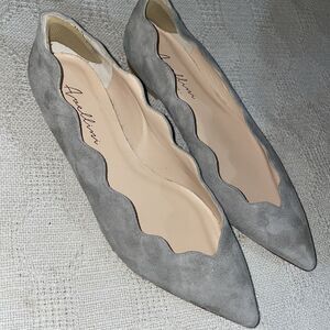 Avellini Women’s Dressy Flats Sz 39 U.S. 8 B Light Gray Suede Leather Going Out